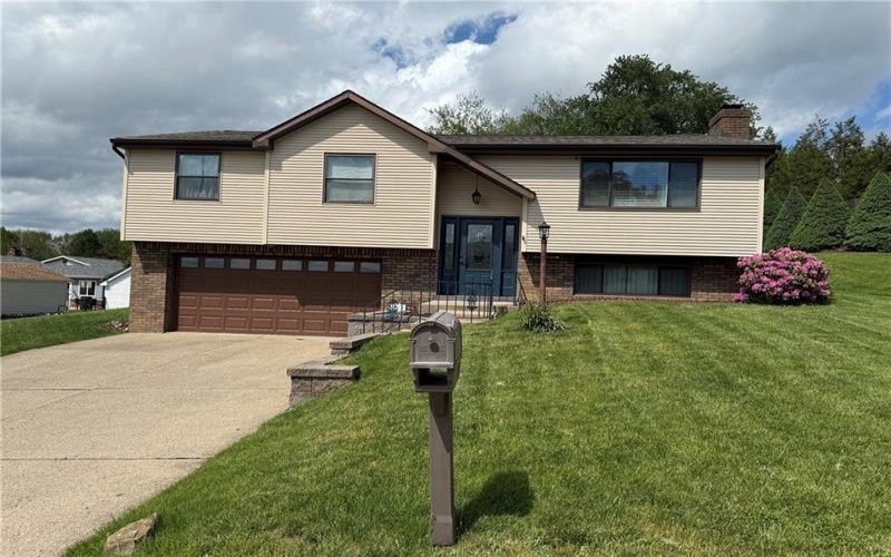 2805 Knights Ct, New Kensington, 15068, 3 Bedrooms Bedrooms, 7 Rooms Rooms,2.1 BathroomsBathrooms,Residential,For Sale,Knights Ct,1761038