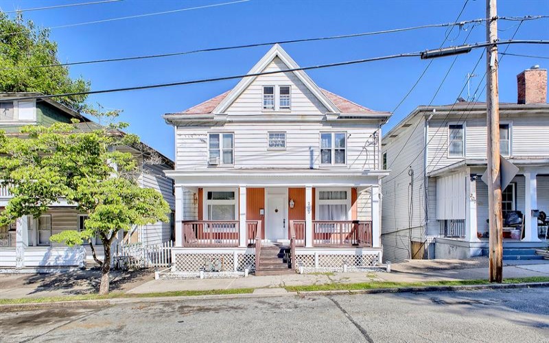 205 3rd STREET, Jeanette, 15644, 4 Bedrooms Bedrooms, ,2.1 BathroomsBathrooms,Residential,For Sale,3rd,1761281