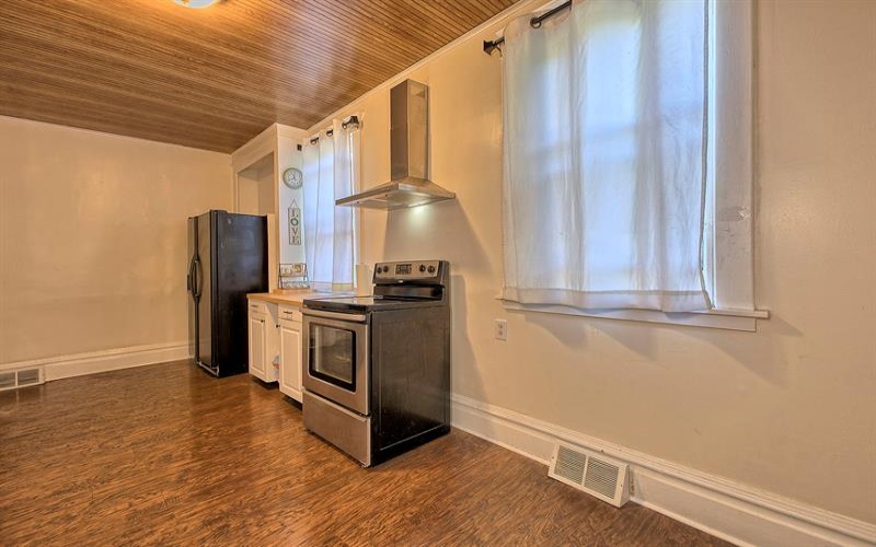 205 3rd STREET, Jeanette, 15644, 4 Bedrooms Bedrooms, ,2.1 BathroomsBathrooms,Residential,For Sale,3rd,1761281
