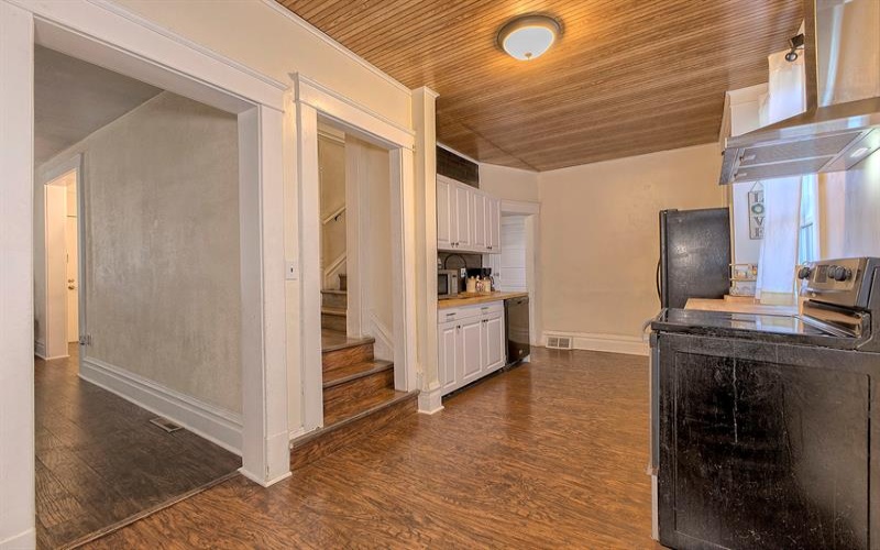 205 3rd STREET, Jeanette, 15644, 4 Bedrooms Bedrooms, ,2.1 BathroomsBathrooms,Residential,For Sale,3rd,1761281