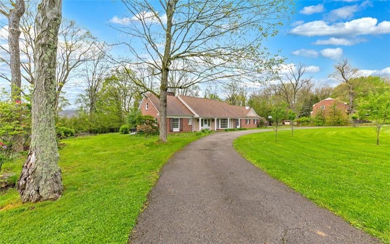 124 Hermitage Circle, Ligonier, 15658, 4 Bedrooms Bedrooms, 11 Rooms Rooms,2.3 BathroomsBathrooms,Residential,For Sale,Hermitage Circle,1761295
