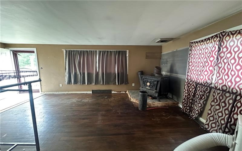 301 Armstrong Avenue, Avonmore, 15618, 3 Bedrooms Bedrooms, 6 Rooms Rooms,1 BathroomBathrooms,Residential,For Sale,Armstrong Avenue,1761345