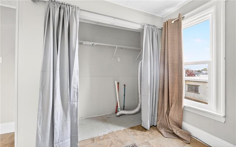 105 Center Ave, Mount Pleasant, 15666, 4 Bedrooms Bedrooms, 7 Rooms Rooms,2.1 BathroomsBathrooms,Residential,For Sale,Center Ave,1761228