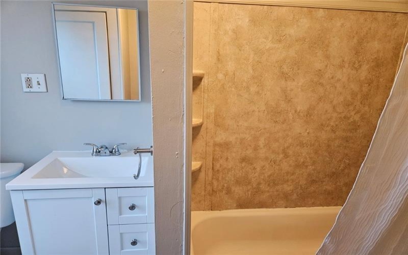 105 Center Ave, Mount Pleasant, 15666, 4 Bedrooms Bedrooms, 7 Rooms Rooms,2.1 BathroomsBathrooms,Residential,For Sale,Center Ave,1761228
