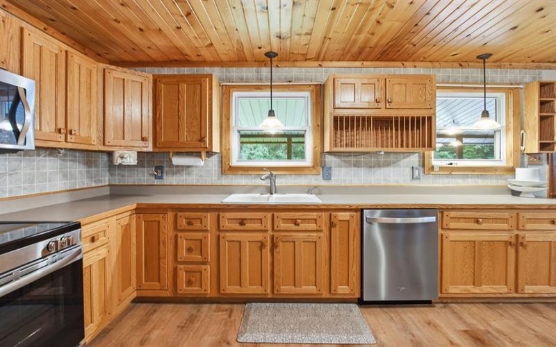 10 Braddock Dr, Ohiopyle, 15470, 4 Bedrooms Bedrooms, ,1.1 BathroomsBathrooms,Residential,For Sale,Braddock Dr,1761425