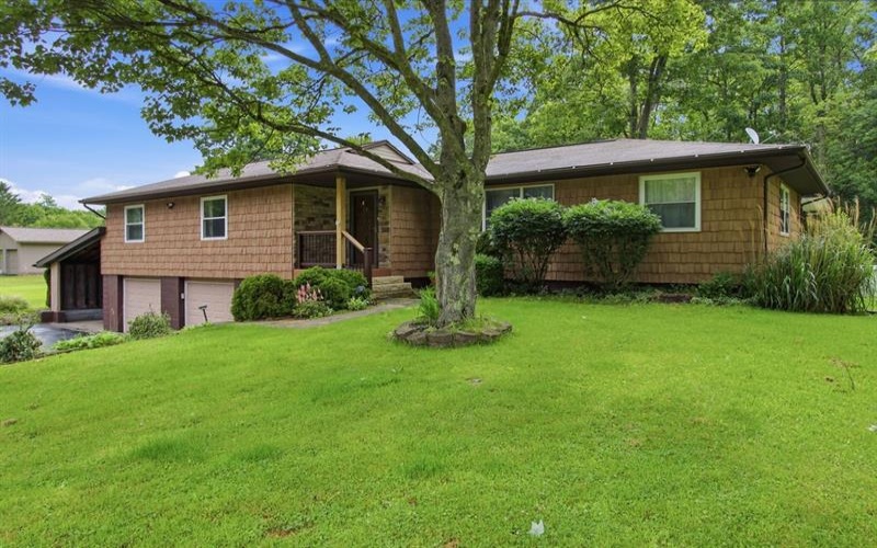 10 Braddock Dr, Ohiopyle, 15470, 4 Bedrooms Bedrooms, ,1.1 BathroomsBathrooms,Residential,For Sale,Braddock Dr,1761425