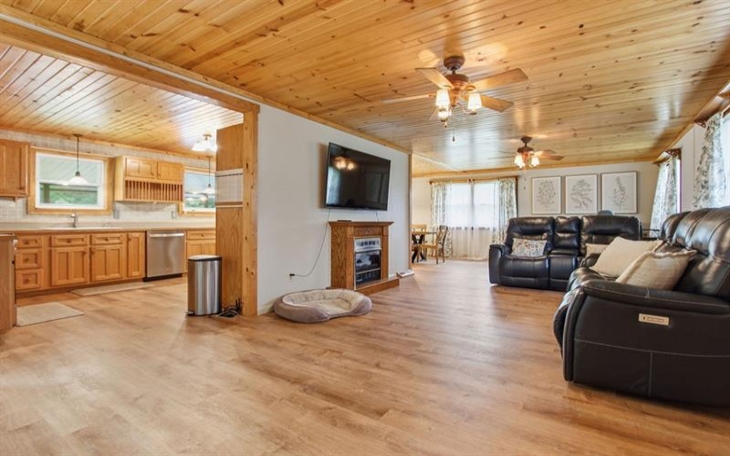 10 Braddock Dr, Ohiopyle, 15470, 4 Bedrooms Bedrooms, ,1.1 BathroomsBathrooms,Residential,For Sale,Braddock Dr,1761425