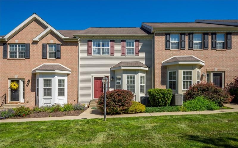 903 Royal Ct, Canonsburg, 15317, 3 Bedrooms Bedrooms, 8 Rooms Rooms,2.1 BathroomsBathrooms,Residential,For Sale,Royal Ct,1757368