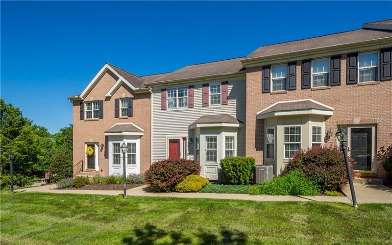 903 Royal Ct, Canonsburg, 15317, 3 Bedrooms Bedrooms, 8 Rooms Rooms,2.1 BathroomsBathrooms,Residential,For Sale,Royal Ct,1757368