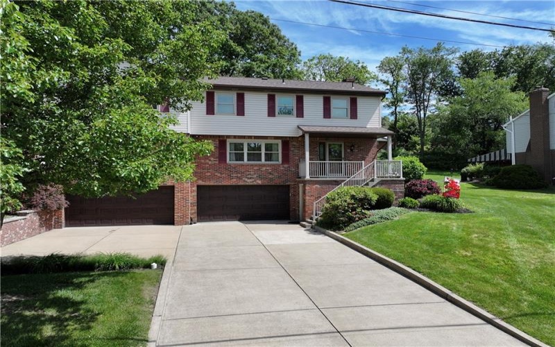 18 Christy Road, Delmont, 15626, 5 Bedrooms Bedrooms, 12 Rooms Rooms,2.1 BathroomsBathrooms,Residential,For Sale,Christy Road,1761303
