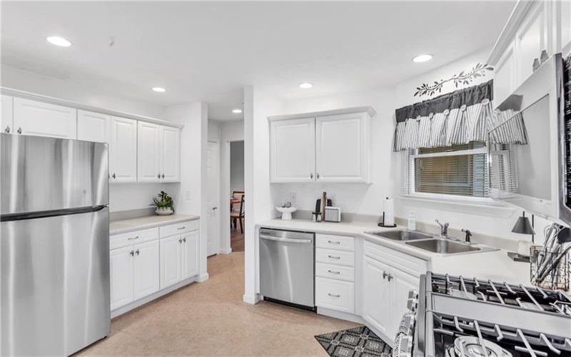 1903 Hunt Club Drive, Greensburg, 15601, 2 Bedrooms Bedrooms, 8 Rooms Rooms,2 BathroomsBathrooms,Residential,For Sale,Hunt Club Drive,1761514