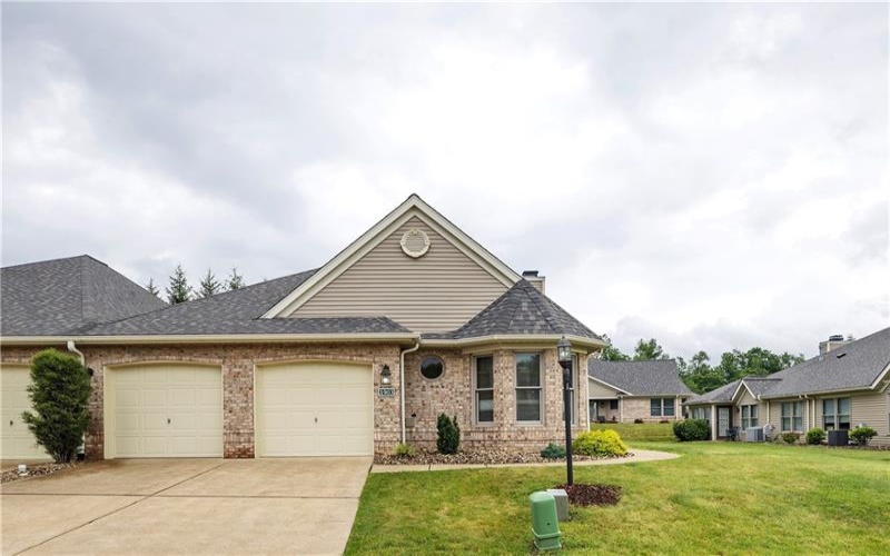 1903 Hunt Club Drive, Greensburg, 15601, 2 Bedrooms Bedrooms, 8 Rooms Rooms,2 BathroomsBathrooms,Residential,For Sale,Hunt Club Drive,1761514
