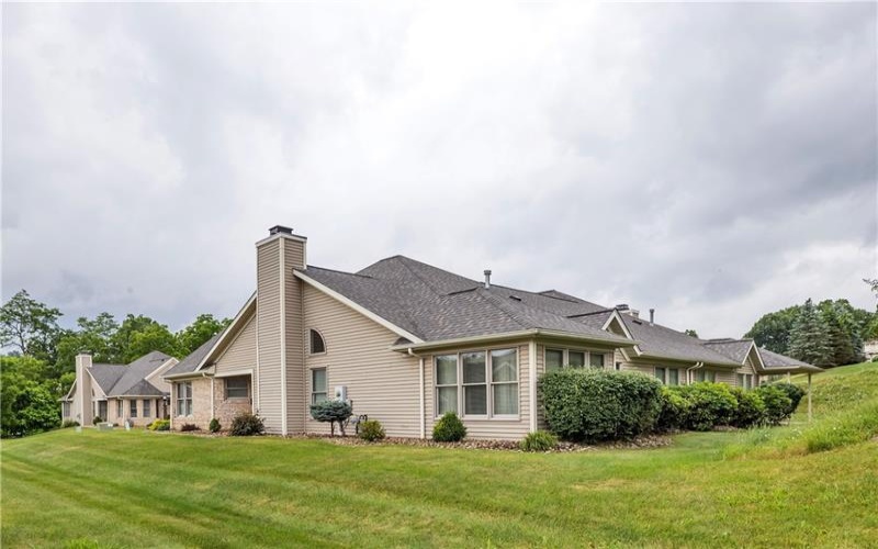 1903 Hunt Club Drive, Greensburg, 15601, 2 Bedrooms Bedrooms, 8 Rooms Rooms,2 BathroomsBathrooms,Residential,For Sale,Hunt Club Drive,1761514