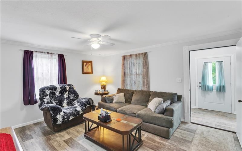 31 Penn, MANOR, 15665, 4 Bedrooms Bedrooms, 8 Rooms Rooms,2 BathroomsBathrooms,Residential,For Sale,Penn,1761515