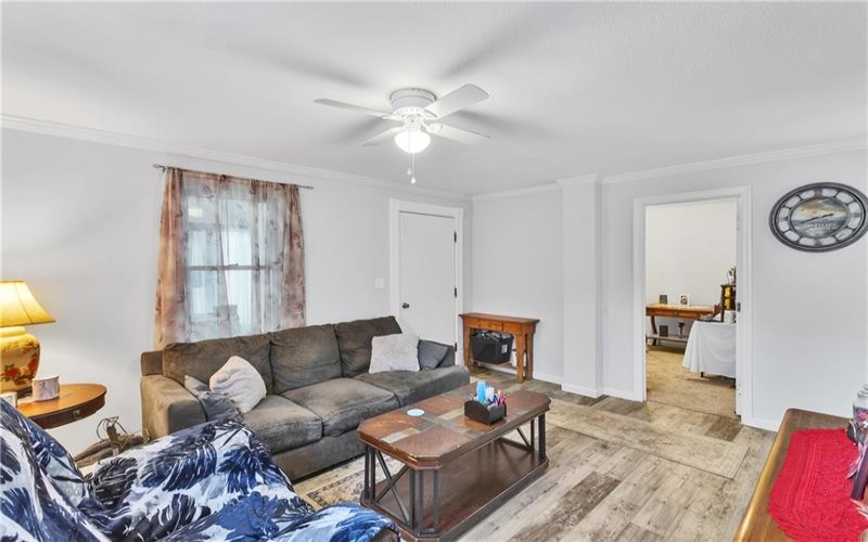 31 Penn, MANOR, 15665, 4 Bedrooms Bedrooms, 8 Rooms Rooms,2 BathroomsBathrooms,Residential,For Sale,Penn,1761515
