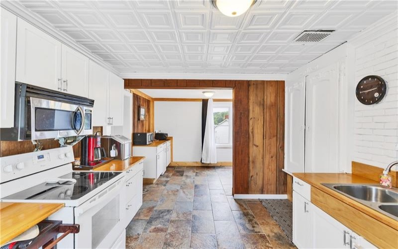 31 Penn, MANOR, 15665, 4 Bedrooms Bedrooms, 8 Rooms Rooms,2 BathroomsBathrooms,Residential,For Sale,Penn,1761515