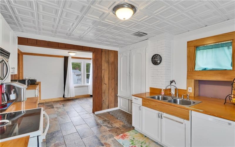 31 Penn, MANOR, 15665, 4 Bedrooms Bedrooms, 8 Rooms Rooms,2 BathroomsBathrooms,Residential,For Sale,Penn,1761515