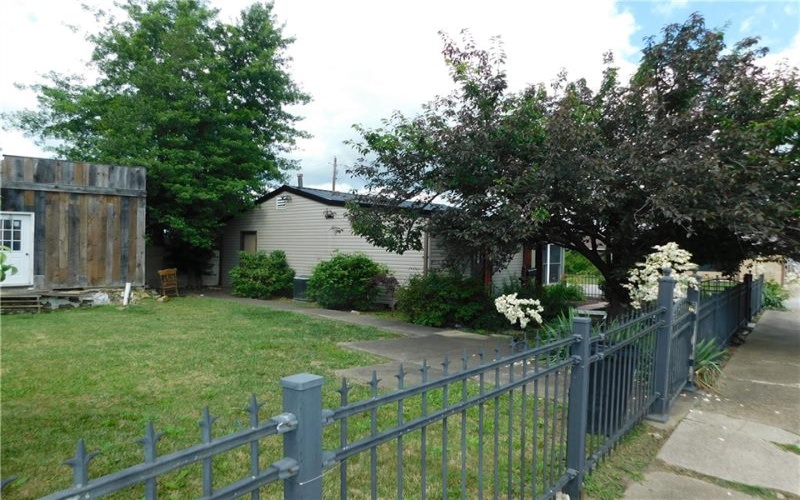 294 Fayette Street, Uniontown, 15401, ,Commercial-industrial-business,For Sale,Fayette Street,1761553
