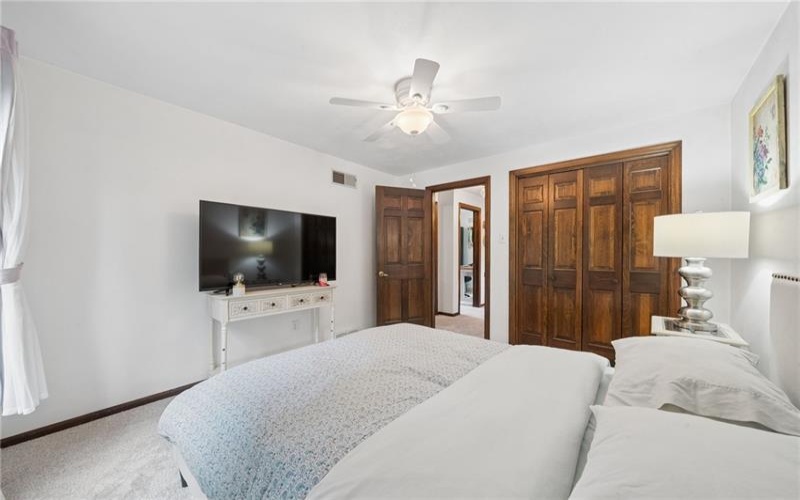 4067 Briarwood Dr, Jeannette, 15644, 4 Bedrooms Bedrooms, 10 Rooms Rooms,3.1 BathroomsBathrooms,Residential,For Sale,Briarwood Dr,1761134