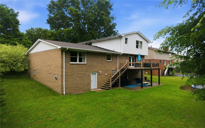 4067 Briarwood Dr, Jeannette, 15644, 4 Bedrooms Bedrooms, 10 Rooms Rooms,3.1 BathroomsBathrooms,Residential,For Sale,Briarwood Dr,1761134