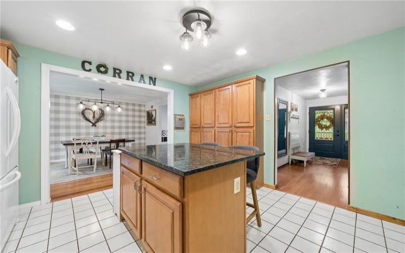 4067 Briarwood Dr, Jeannette, 15644, 4 Bedrooms Bedrooms, 10 Rooms Rooms,3.1 BathroomsBathrooms,Residential,For Sale,Briarwood Dr,1761134