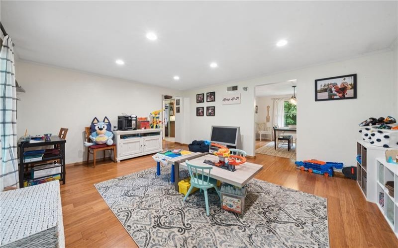 4067 Briarwood Dr, Jeannette, 15644, 4 Bedrooms Bedrooms, 10 Rooms Rooms,3.1 BathroomsBathrooms,Residential,For Sale,Briarwood Dr,1761134