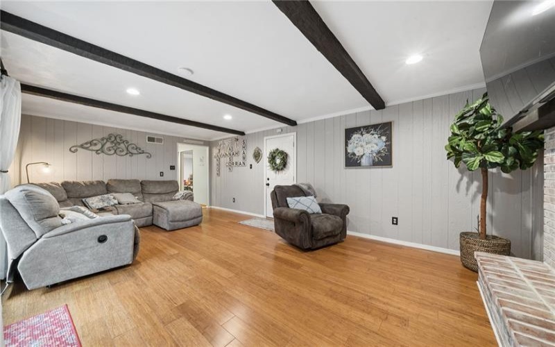 4067 Briarwood Dr, Jeannette, 15644, 4 Bedrooms Bedrooms, 10 Rooms Rooms,3.1 BathroomsBathrooms,Residential,For Sale,Briarwood Dr,1761134
