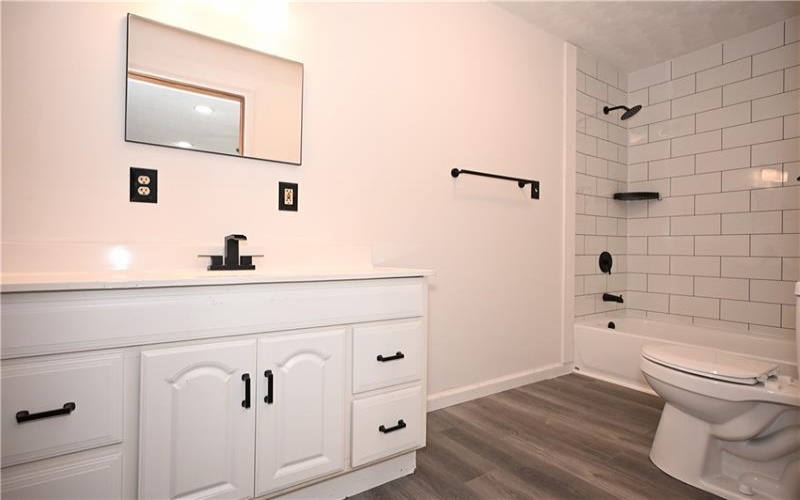 42 Kennedy Rd, New Eagle, 15067, 3 Bedrooms Bedrooms, 9 Rooms Rooms,2 BathroomsBathrooms,Residential,For Sale,Kennedy Rd,1761485