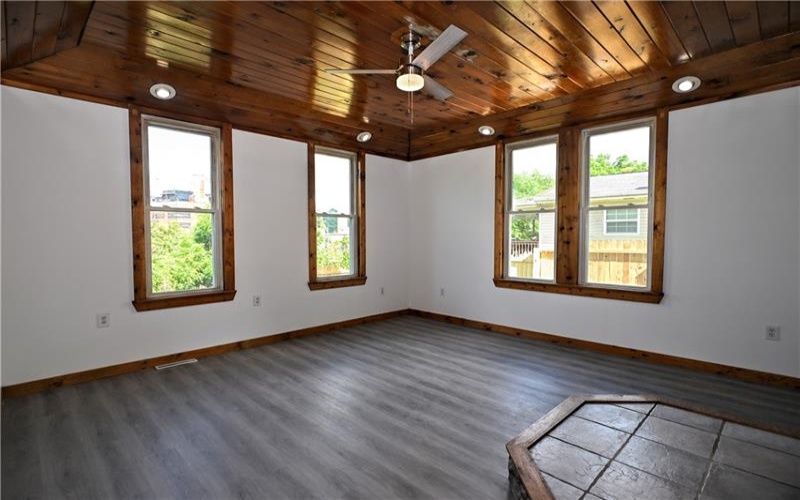 42 Kennedy Rd, New Eagle, 15067, 3 Bedrooms Bedrooms, 9 Rooms Rooms,2 BathroomsBathrooms,Residential,For Sale,Kennedy Rd,1761485
