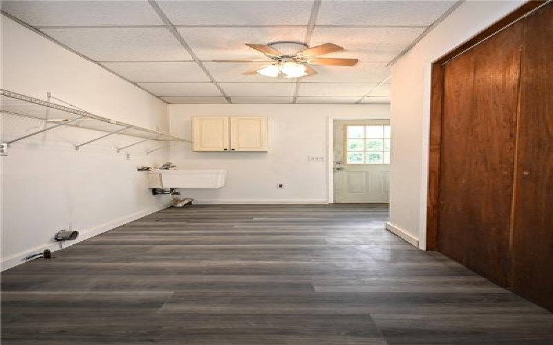 42 Kennedy Rd, New Eagle, 15067, 3 Bedrooms Bedrooms, 9 Rooms Rooms,2 BathroomsBathrooms,Residential,For Sale,Kennedy Rd,1761485