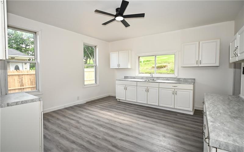 42 Kennedy Rd, New Eagle, 15067, 3 Bedrooms Bedrooms, 9 Rooms Rooms,2 BathroomsBathrooms,Residential,For Sale,Kennedy Rd,1761485