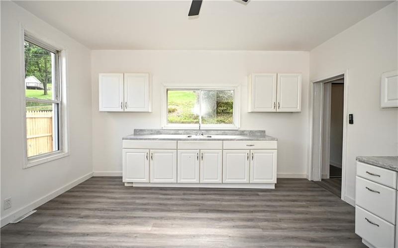 42 Kennedy Rd, New Eagle, 15067, 3 Bedrooms Bedrooms, 9 Rooms Rooms,2 BathroomsBathrooms,Residential,For Sale,Kennedy Rd,1761485