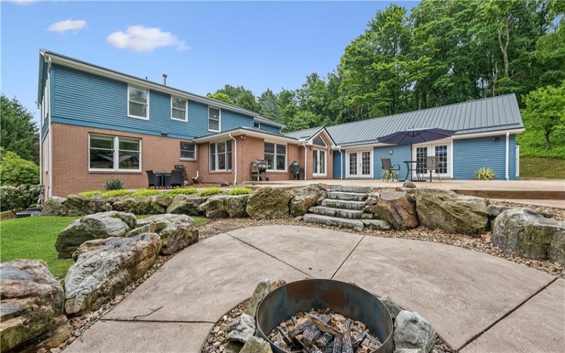 4019 Mayflower Ct, Murrysville, 15668, 5 Bedrooms Bedrooms, 14 Rooms Rooms,3.1 BathroomsBathrooms,Residential,For Sale,Mayflower Ct,1761541