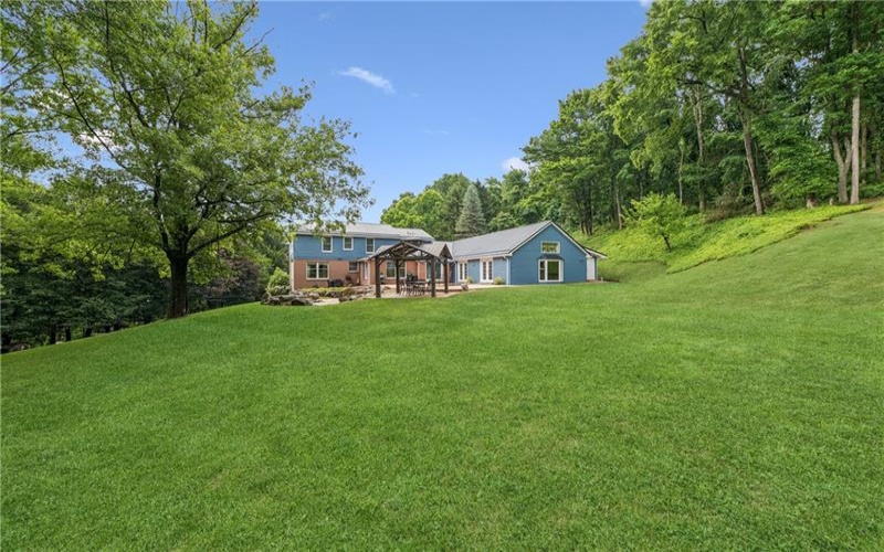 4019 Mayflower Ct, Murrysville, 15668, 5 Bedrooms Bedrooms, 14 Rooms Rooms,3.1 BathroomsBathrooms,Residential,For Sale,Mayflower Ct,1761541