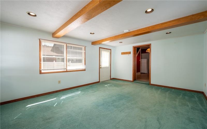 407 5th Ave, Derry, 15627, 2 Bedrooms Bedrooms, ,1 BathroomBathrooms,Residential,For Sale,5th Ave,1761354