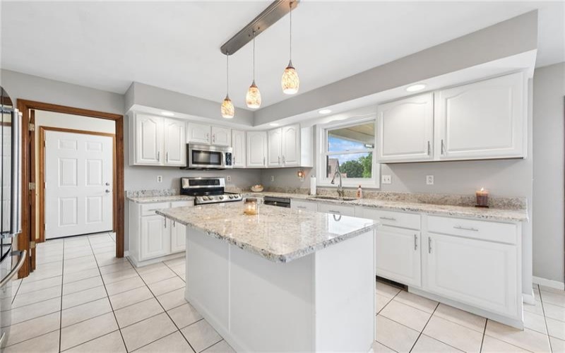 9331 Pembroke Cir, North Huntingdon, 15642, 4 Bedrooms Bedrooms, 12 Rooms Rooms,3.1 BathroomsBathrooms,Residential,For Sale,Pembroke Cir,1761440