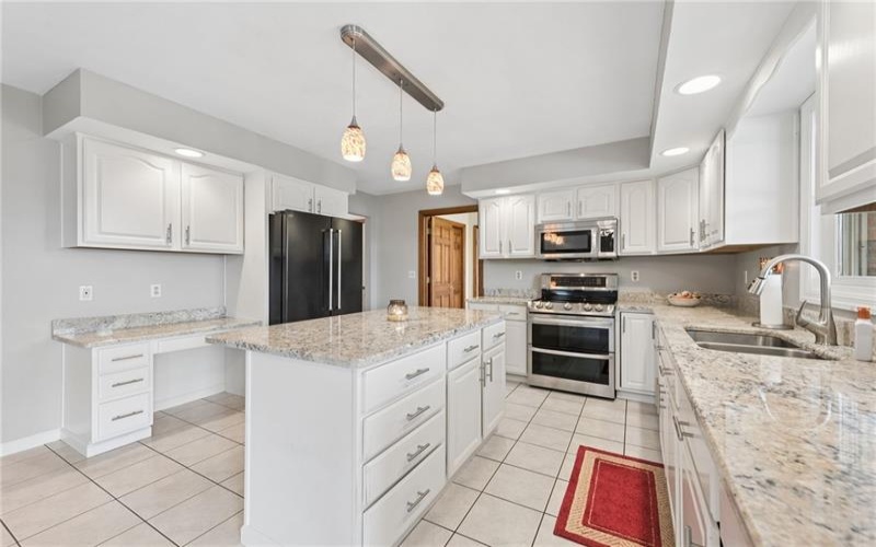 9331 Pembroke Cir, North Huntingdon, 15642, 4 Bedrooms Bedrooms, 12 Rooms Rooms,3.1 BathroomsBathrooms,Residential,For Sale,Pembroke Cir,1761440