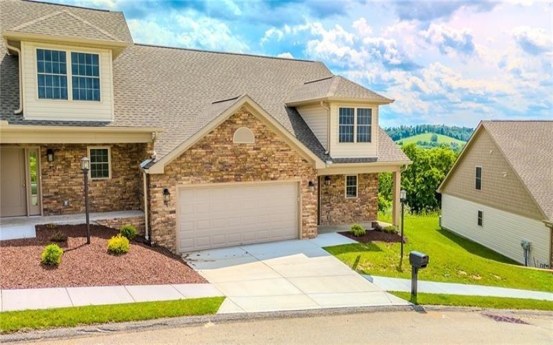 740 Sandstone Way, Rostraver Twp, 15012, 3 Bedrooms Bedrooms, 8 Rooms Rooms,2.1 BathroomsBathrooms,Residential,For Sale,Sandstone Way,1761588