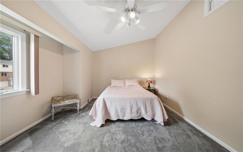 275 Huntingdon Ave, Irwin, 15642, 2 Bedrooms Bedrooms, ,2.2 BathroomsBathrooms,Residential,For Sale,Huntingdon Ave,1761623