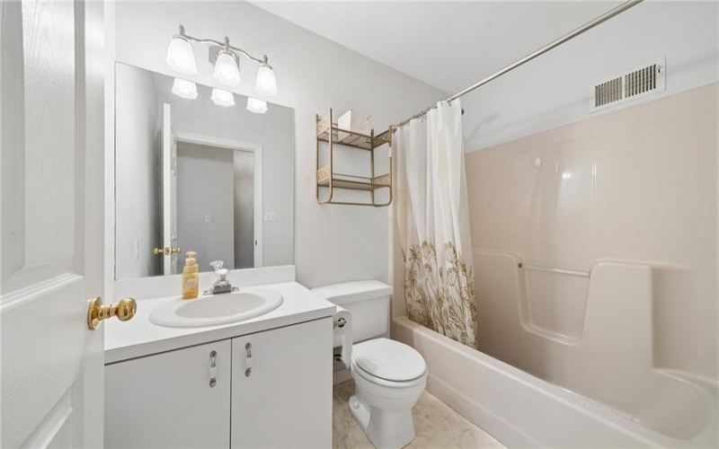 275 Huntingdon Ave, Irwin, 15642, 2 Bedrooms Bedrooms, ,2.2 BathroomsBathrooms,Residential,For Sale,Huntingdon Ave,1761623