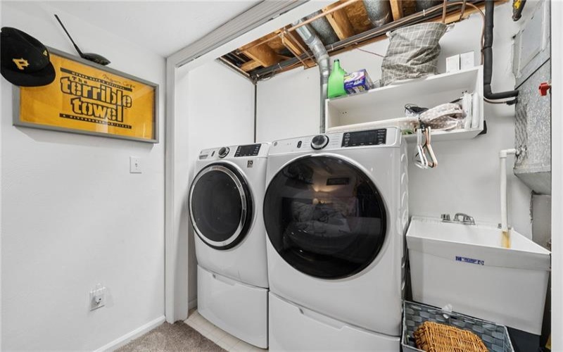 275 Huntingdon Ave, Irwin, 15642, 2 Bedrooms Bedrooms, ,2.2 BathroomsBathrooms,Residential,For Sale,Huntingdon Ave,1761623