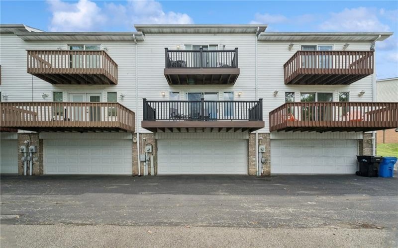 275 Huntingdon Ave, Irwin, 15642, 2 Bedrooms Bedrooms, ,2.2 BathroomsBathrooms,Residential,For Sale,Huntingdon Ave,1761623
