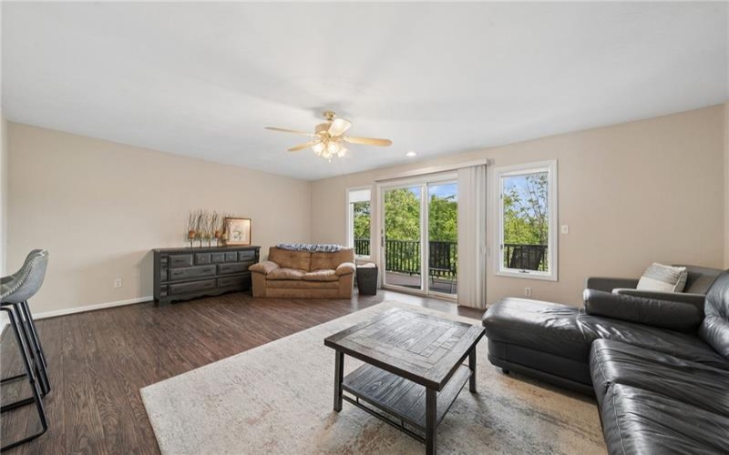 275 Huntingdon Ave, Irwin, 15642, 2 Bedrooms Bedrooms, ,2.2 BathroomsBathrooms,Residential,For Sale,Huntingdon Ave,1761623