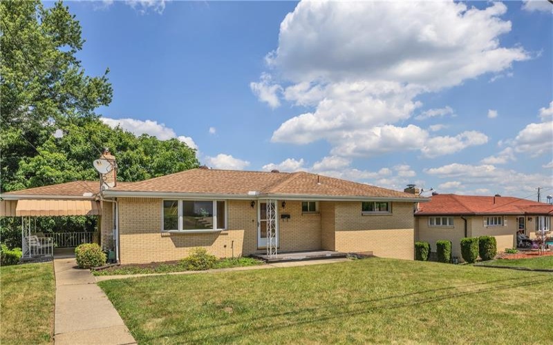 14001 Michael Dr, Irwin, 15642, 3 Bedrooms Bedrooms, ,1.1 BathroomsBathrooms,Residential,For Sale,Michael Dr,1761699
