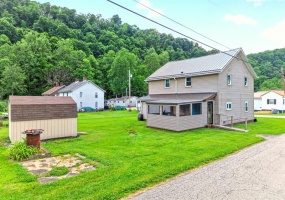 105 2nd STREET, Whitsett, 15473, 3 Bedrooms Bedrooms, 9 Rooms Rooms,1.1 BathroomsBathrooms,Residential,For Sale,2nd,1761760