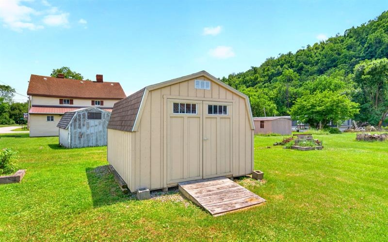 105 2nd STREET, Whitsett, 15473, 3 Bedrooms Bedrooms, 9 Rooms Rooms,1.1 BathroomsBathrooms,Residential,For Sale,2nd,1761760
