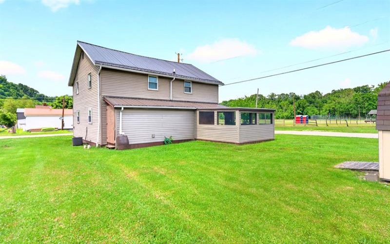 105 2nd STREET, Whitsett, 15473, 3 Bedrooms Bedrooms, 9 Rooms Rooms,1.1 BathroomsBathrooms,Residential,For Sale,2nd,1761760