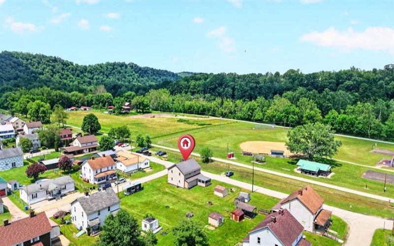105 2nd STREET, Whitsett, 15473, 3 Bedrooms Bedrooms, 9 Rooms Rooms,1.1 BathroomsBathrooms,Residential,For Sale,2nd,1761760