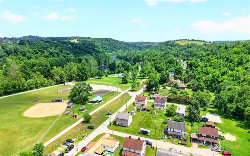 105 2nd STREET, Whitsett, 15473, 3 Bedrooms Bedrooms, 9 Rooms Rooms,1.1 BathroomsBathrooms,Residential,For Sale,2nd,1761760