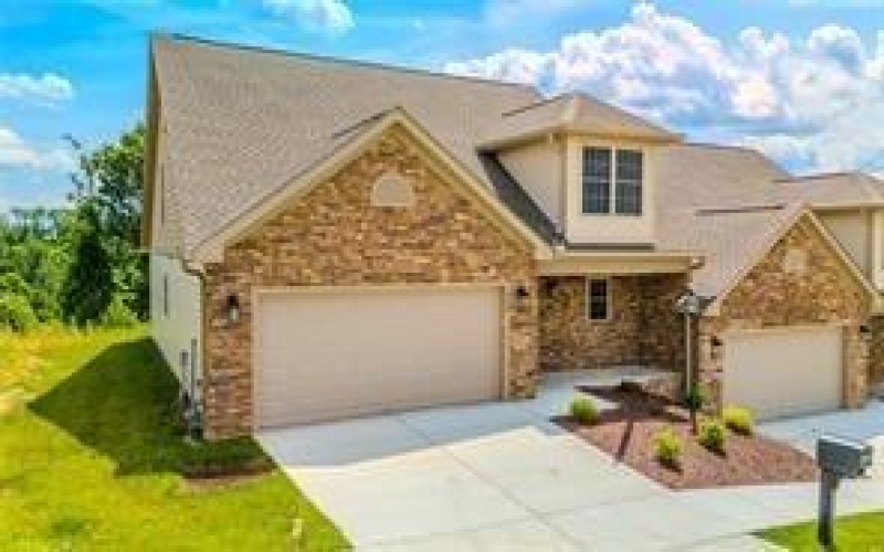 742 Sandstone Way, Rostraver Twp, 15012, 3 Bedrooms Bedrooms, 8 Rooms Rooms,2.1 BathroomsBathrooms,Residential,For Sale,Sandstone Way,1761830